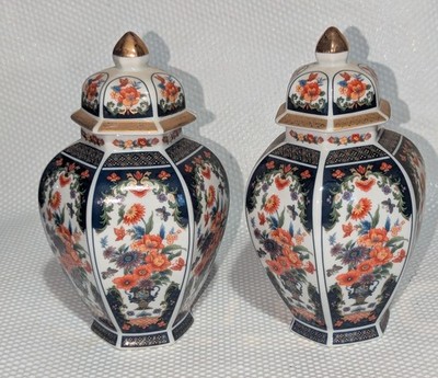 Paar Vintage Japanische Porzellan Imperial Garden Schmetterling Dose 8'' 20 cm hoch