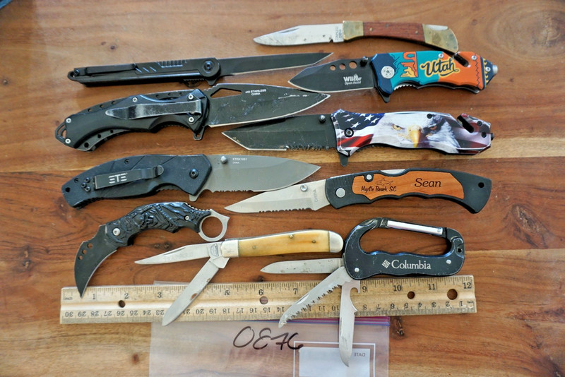 0876   Ten assorted pocket knives
