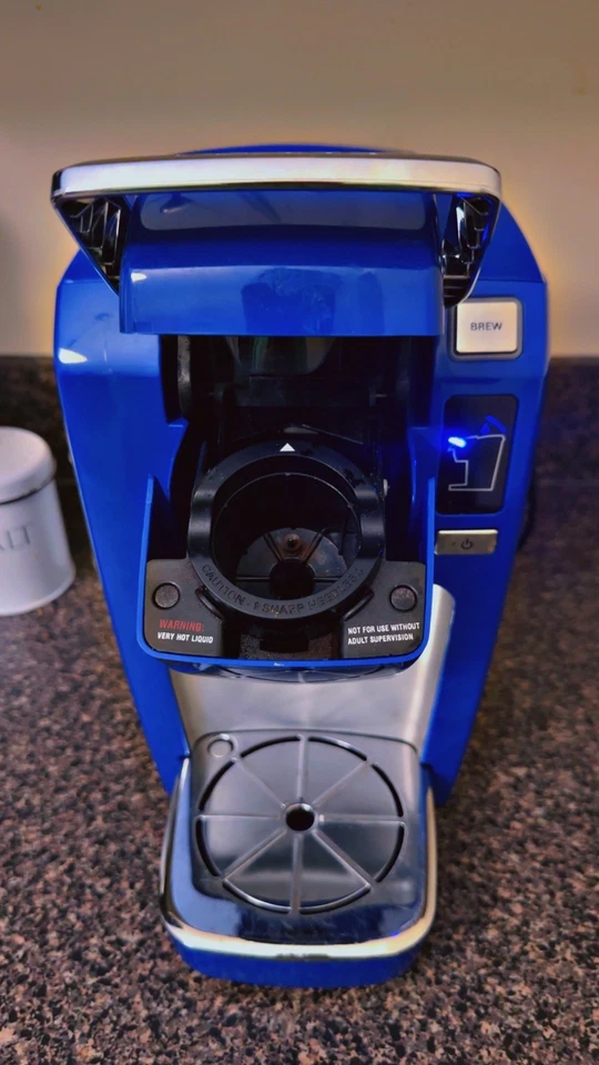 Keurig K10 Mini Plus Single Cup Coffee Maker Royal BLUE | K Cup Rolling Storage - Image 3 of 4