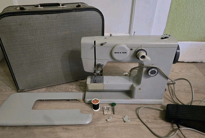 Riccar rz-428 Nähmaschine Im Koffer