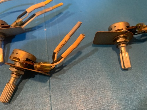 Pioneer QX-949 Stereo / Quad Receiver - Scope Adjustment Potentiometer (1 ONLY) - Picture 3 of 3