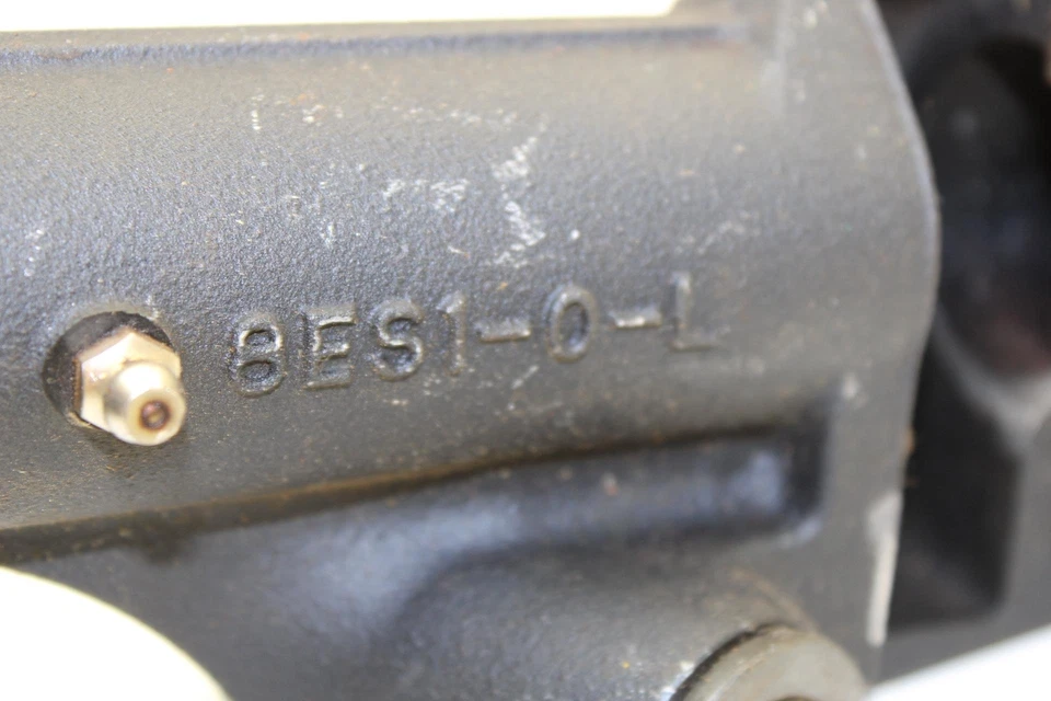 2006 Yamaha Apex Gt Oem Left Steering Knuckle 8ES-23501-10-00 B291 - Image 3 of 4