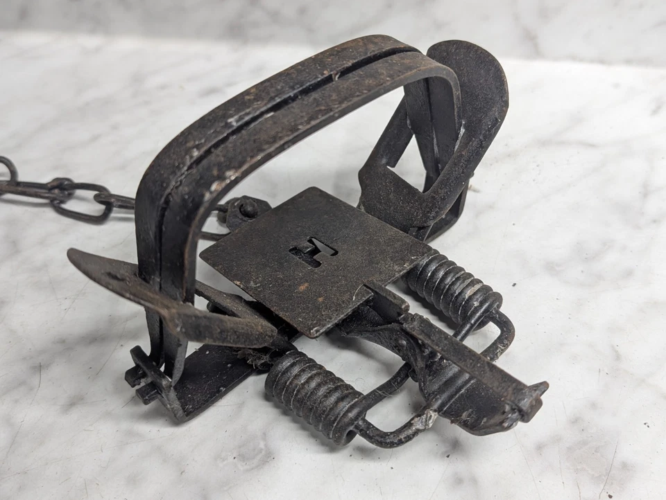 De colección Herters Hudson Bay #3 Animal Doble Bobina Resorte Trampa Decoración Primitiva Foto 2 de 4