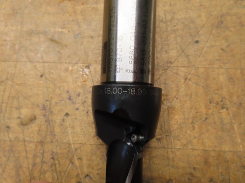 Sandvik CoroDrill 870-1800-18L25 18-18.99mm indexable drill W/45 deg 880 chamfer - Picture 11 of 15
