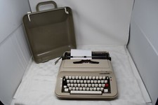 Vintage Underwood Typewriter Model 319, Spain thumbnail