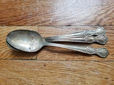 3 ANTIQUE COLLECTIBLE TEA SPOONS 6" *WM ROGERS MFG CO* EXTRA SILVER PLATE-