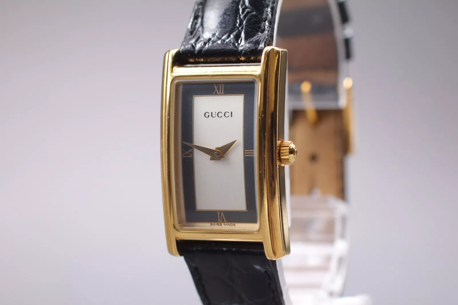 Montre carrée femme vintage 