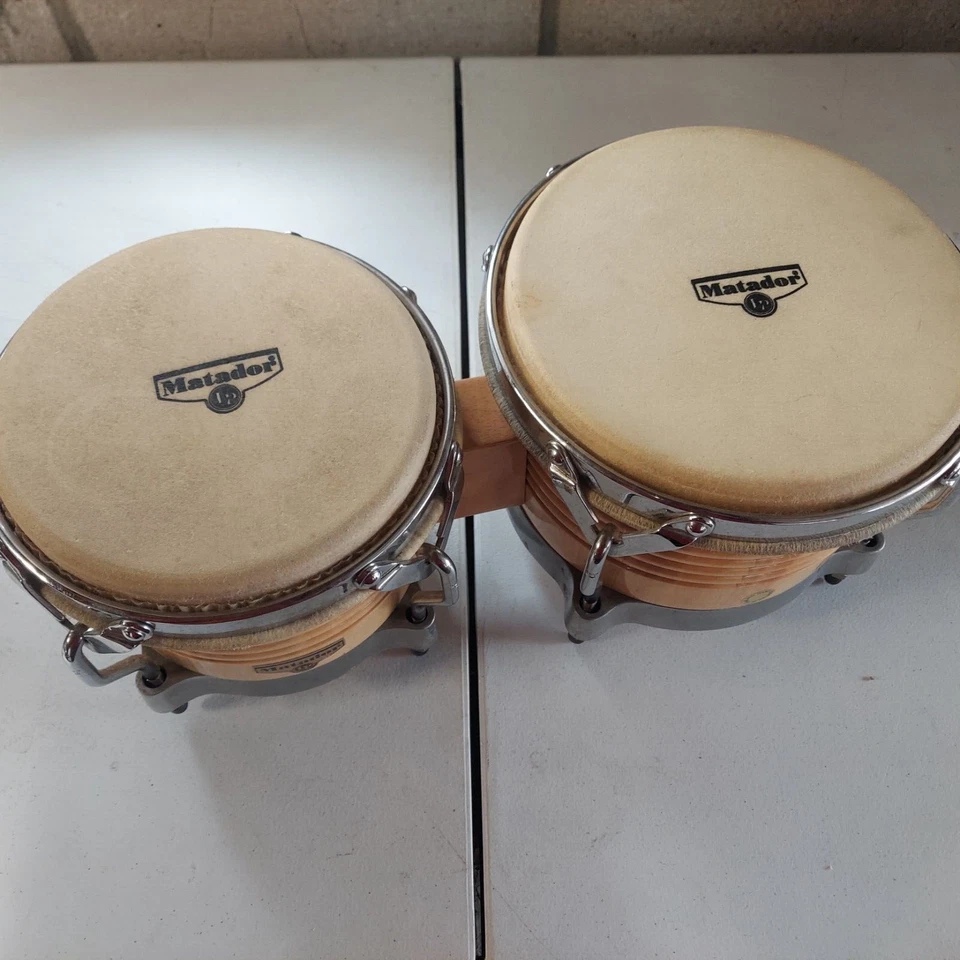 Bongos de madera usados de percusión latina serie Matador - natural/cromo M201-AWC Foto 3 de 4