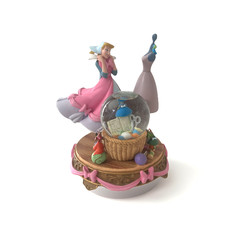 Disney Store the Mice Make a Dress for Cinderella Snow globe Pink dress