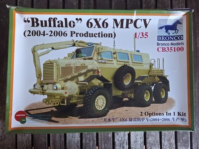 ''Buffalo'' 6x6 MPCV | Bronco | Nr. CB35100 | 1:35 OVP