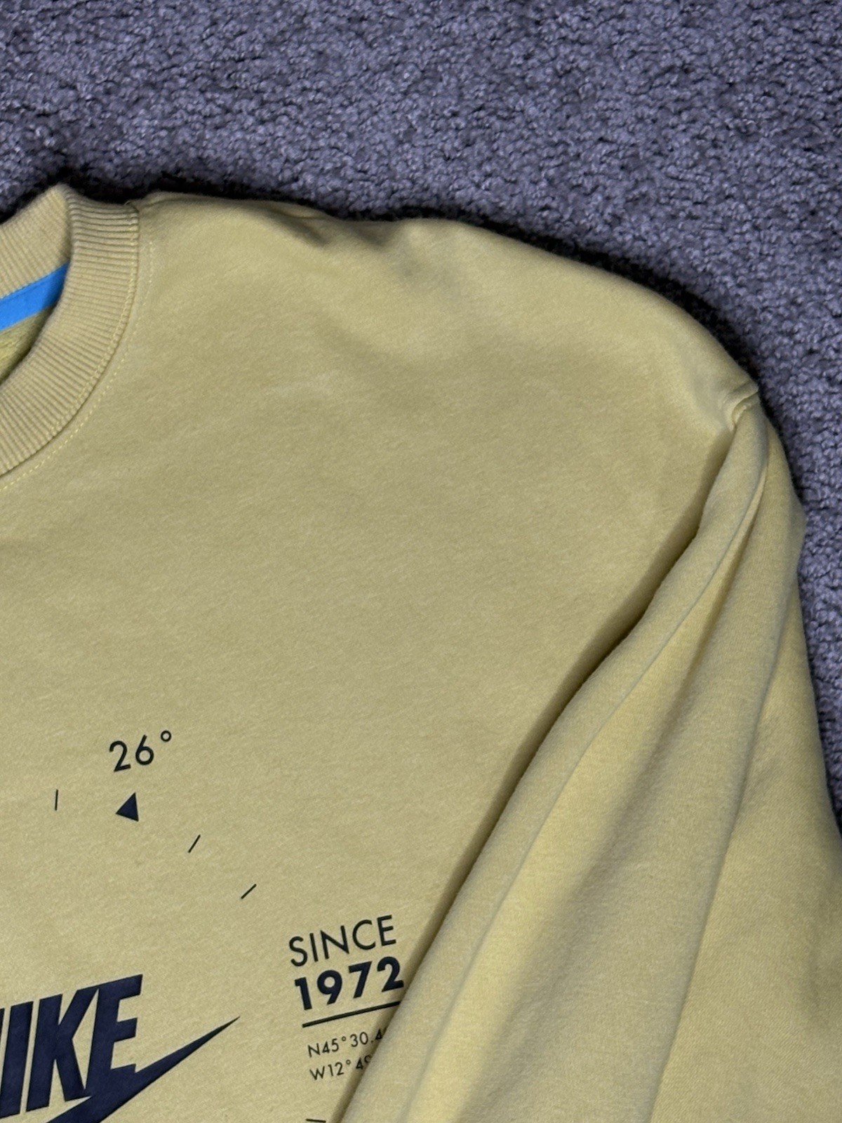 Nike Women's Medium Oversized Fleece Sweatshirt Long Sleeve FD4234-700 Swoosh thumbnail 5