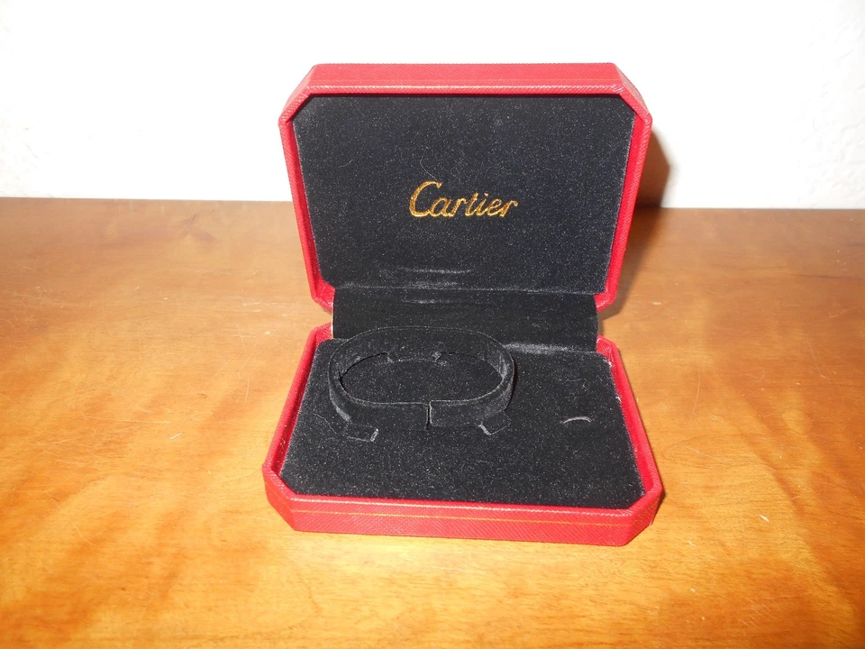 卡地亚红色手链手表盒 — 第 4/4 张图片