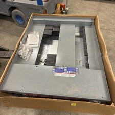 SQUARE D 800 AMP MAIN LUG HCP I-LINE PANELBOARD 480/277 VAC 3 PHASE (Lrtop1