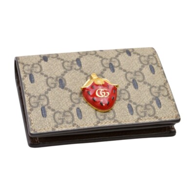 GUCCI 新品 ミニ財布 supreme GUCCI GG Supreme Compact Wallet PVC and Leather Strawberries
