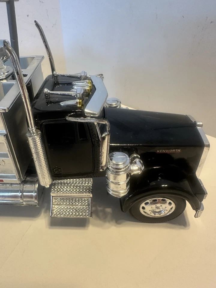 Camión de volteo Kenworth Ch usado Ray 1/32 nuevo, sin embalaje Foto 2 de 4