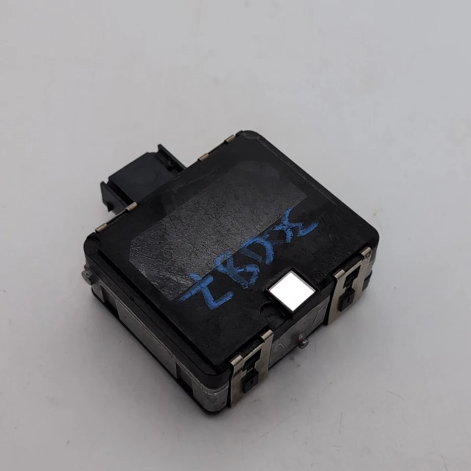 2022 2023 Alfa Romeo Stelvio Front Cruise Distance Radar Sensor OEM 39R13390 - Image 4 of 4