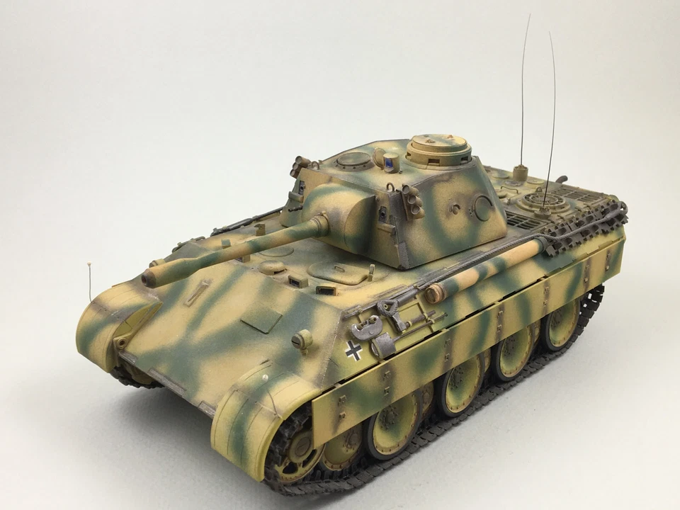 Built 1/35 Scale Tank Beobachtungspanzer Panther ICM, WW2 German Tank, Armor - Image 3 of 4