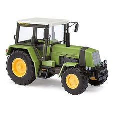 Busch 50407 IFA Traktor Fortschritt ZT 323 A ohne Winterblech, Hellgrün, 1:87