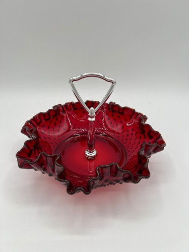 Fenton Rubinrot Glas Hobnail Center Griff Rüschenkante Süßigkeitenmutter Geschirr leuchtet
