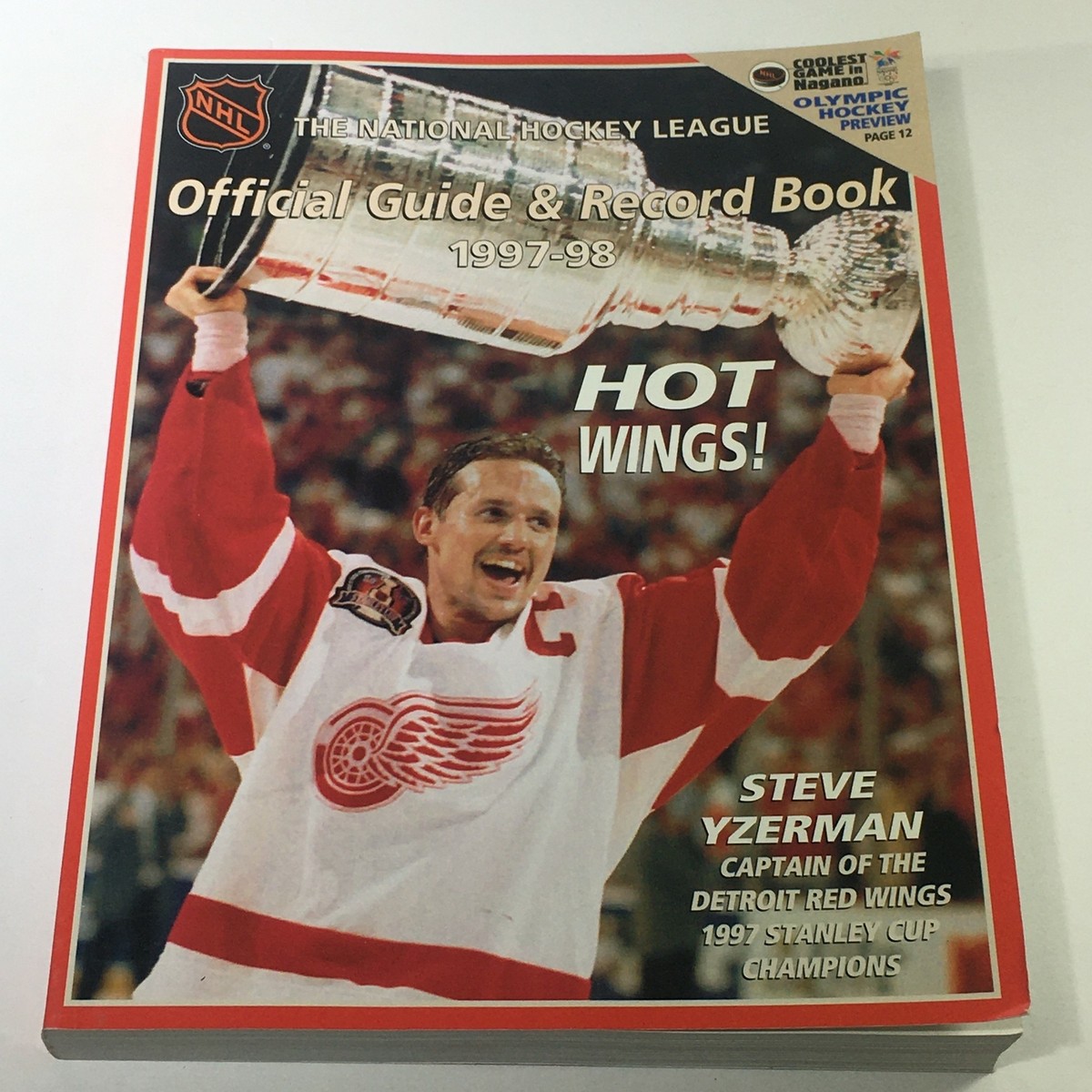 National Hockey League Official Guide & Record Book 2017 (Poche
