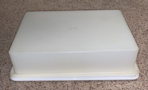 Tupperware Fresh-N-Fancy White Rectangular Cake Tray #622-2 w/ Lid 623-2 NICE!