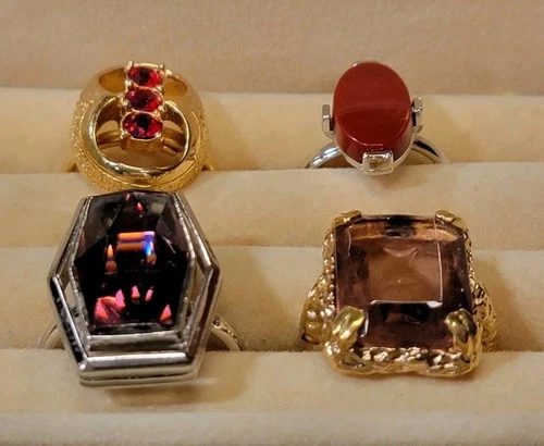 Vintage MCM Sarah Coventy Womens Costume Jewelry Ring Lot w/ Wooden Jewelry Box