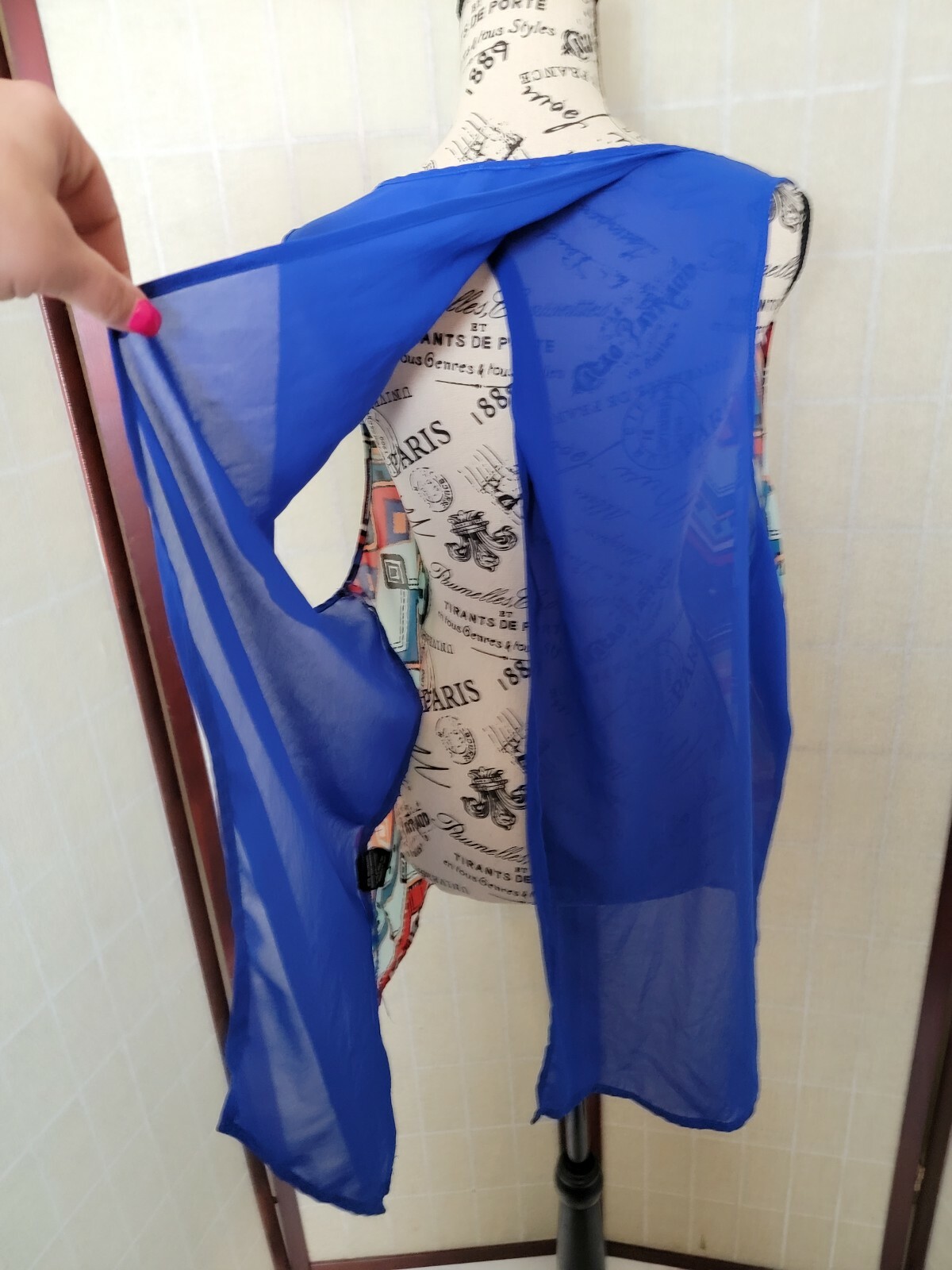 Rouge Collection Multi-Colored Sheer Split Back T… - image 5