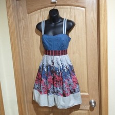 Kimchi Blue Urban Outfitters M women's sweetheart neckline a-line side zip dress