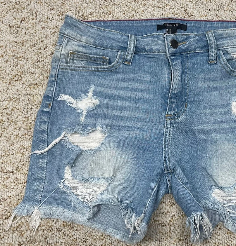 Pantalón corto de mezclilla Forever 21 para mujer talla 27 desgastado elástico tiro medio - cintura 30" Foto 4 de 4