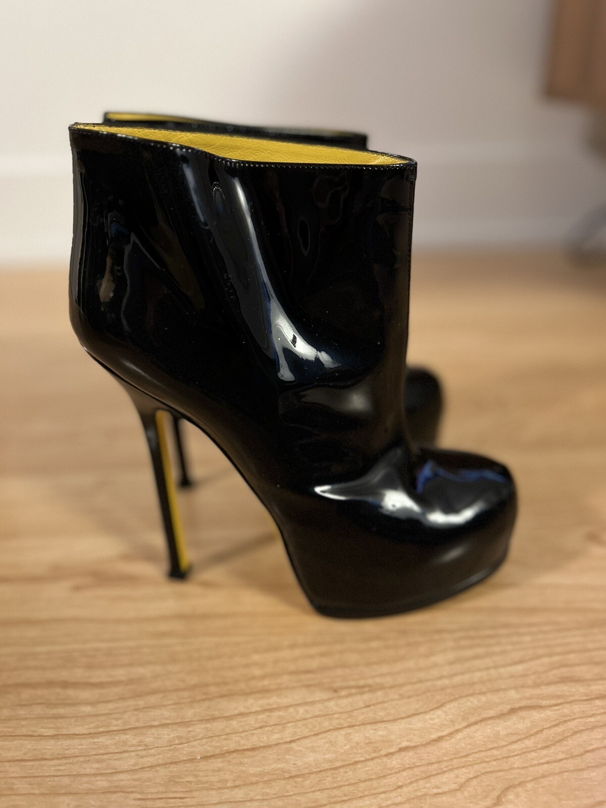 Yves Saint Laurent Tribute Ankle Boots - Black Patent Leather - US10/EU40/UK7