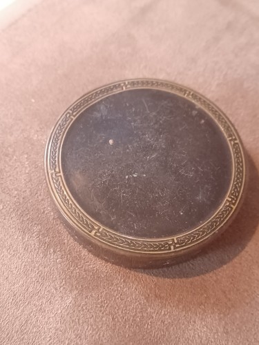 Vintage COLGATE & CO. NEW YORK USA Round Brass Trinket Box - Picture 10 of 11