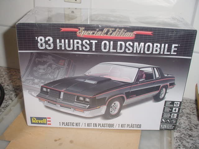 REVELL-----1983 HURST OLDS--SPECIAL EDITION