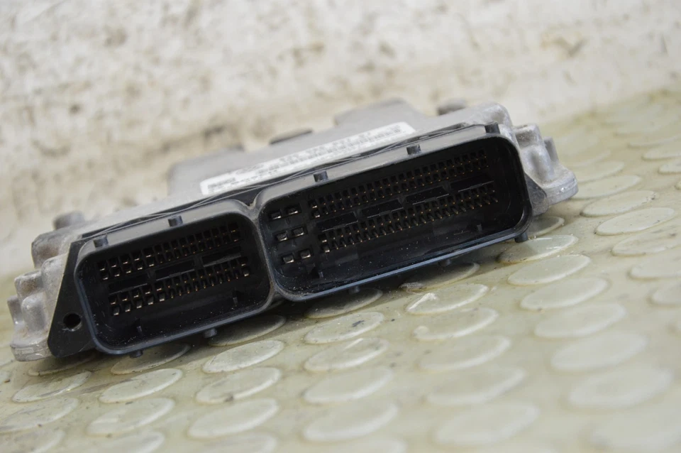 26273 Centralina motore Vw Golf V Variant 1.9 TDI dal 2007 al 2010 cod 03g906021 - Immagine 3 di 4