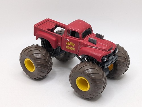 4 Monster Jam Monster Trucks Grave Digger vs El Toro Loco Team Meents GD Pickup - Picture 10 of 17