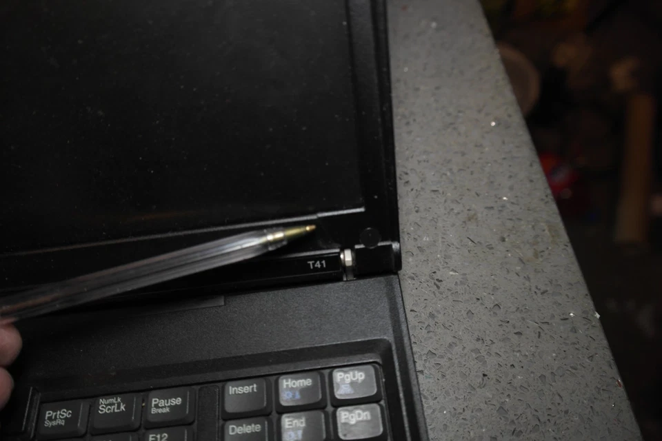 IBM ThinkPad T41 Pentium M 1.6GHz 768MB 40GB HDD CD Windows XP WORKING - Image 3 of 4