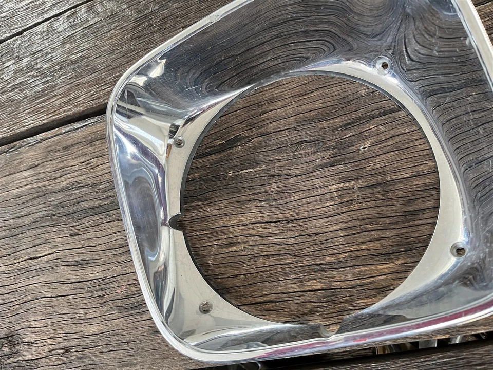 Bisel del faro izquierdo Chevrolet Monza 1978-1980 OEM 1979 Chevy 78 79 80 Foto 2 de 4