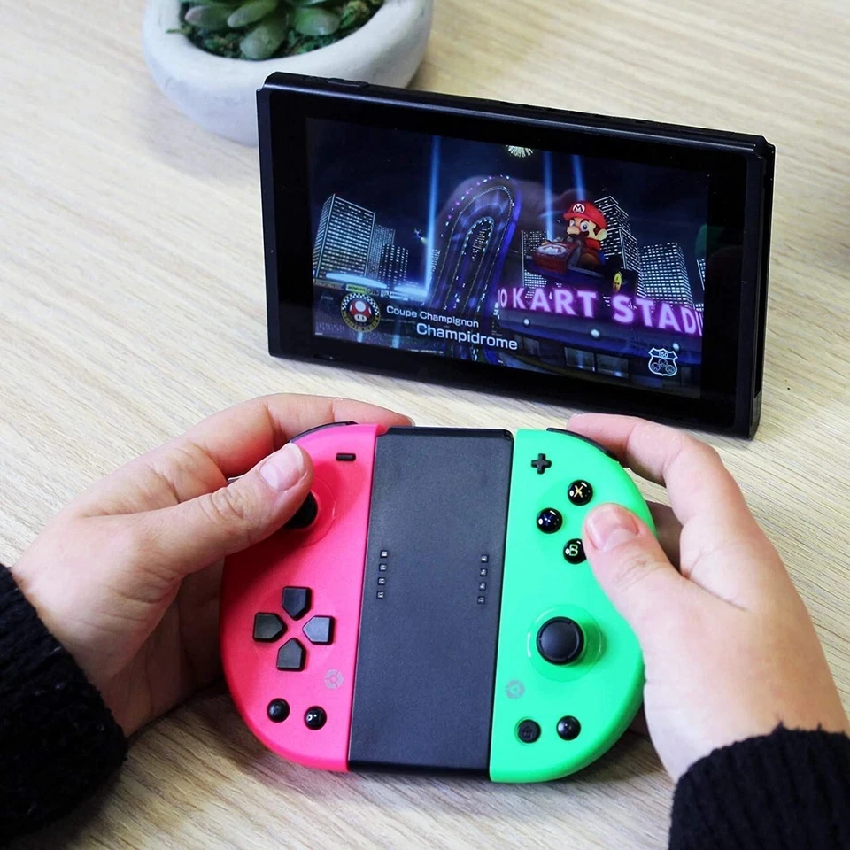 Gioteck Nintendo Switch Controllers Pink & Green Ex-Display - Image 3 of 4