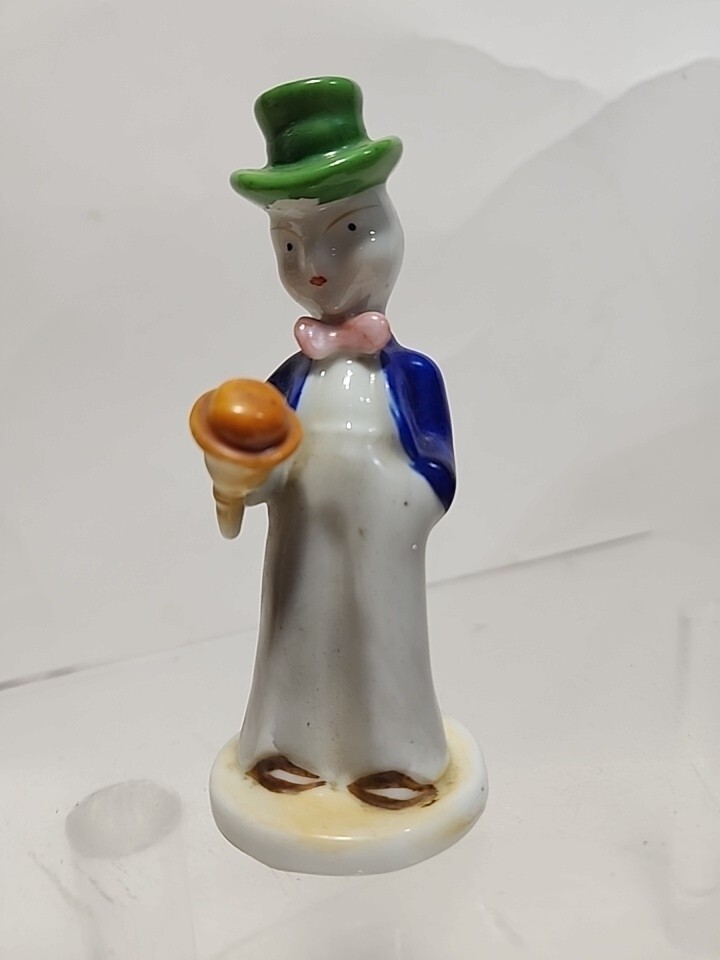 japanese-people.y.s様 Occupied Japan Japanese Asian Man w/ Hat Pink Bowtie Holding