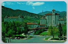 Vintage Postcard CO Colorado Springs Broadmore Old Cars Chrome ~8944