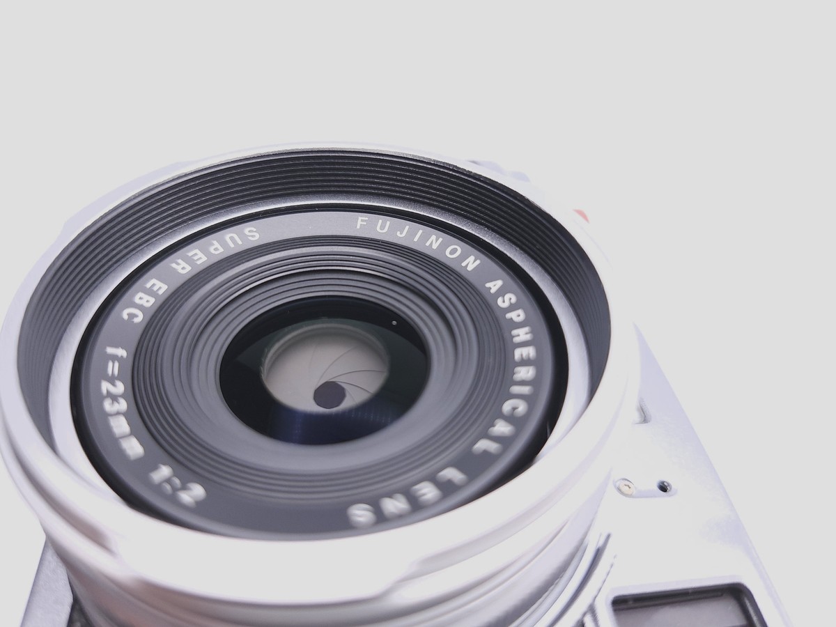 極上美品 Fujifilm FinePix X100 シルバー FinePix 富士フィルム Fujifilm X100 シルバー デジタルカメラ