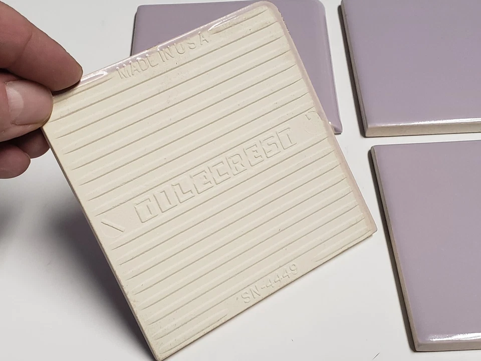 Lote De Colección Años 60 4 Azulejos Cerámicos TILECREST - Lila Púrpura ESQUINA REDONDEADA Bullnose Nuevo de Lote Antiguo Foto 2 de 4