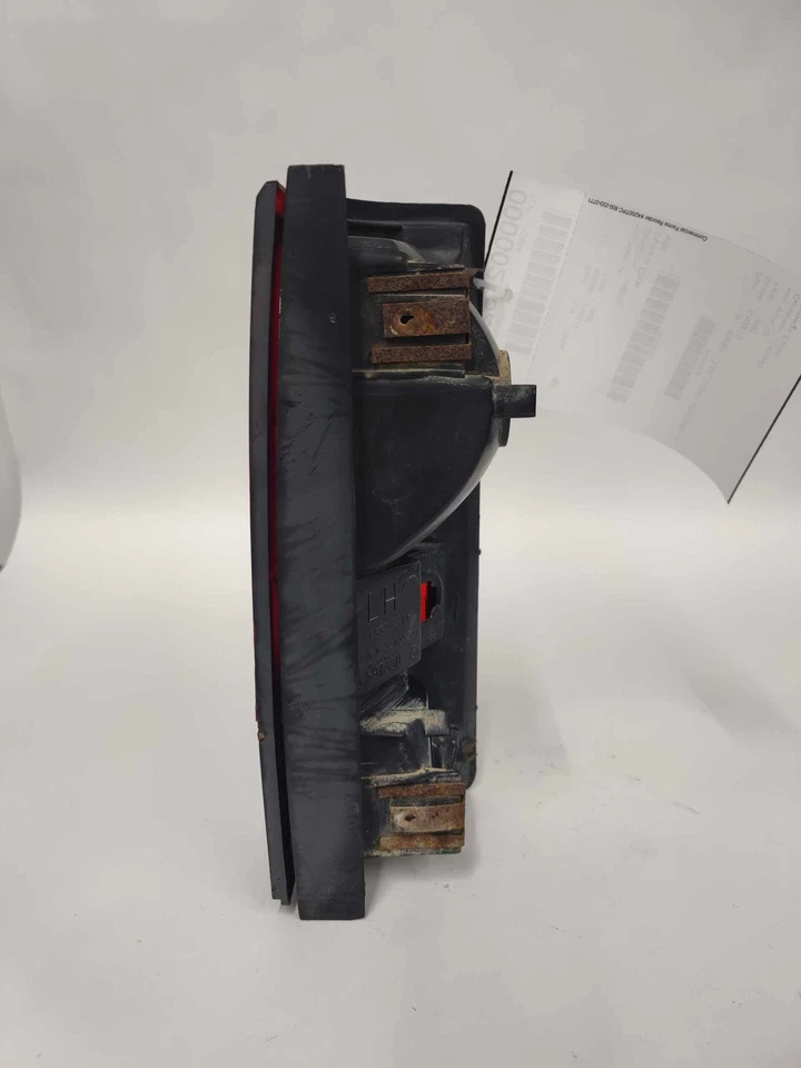 1982-93 Chevrolet S10/S15/Sonoma LH Tail Light Assembly Black Trim - Image 4 of 4