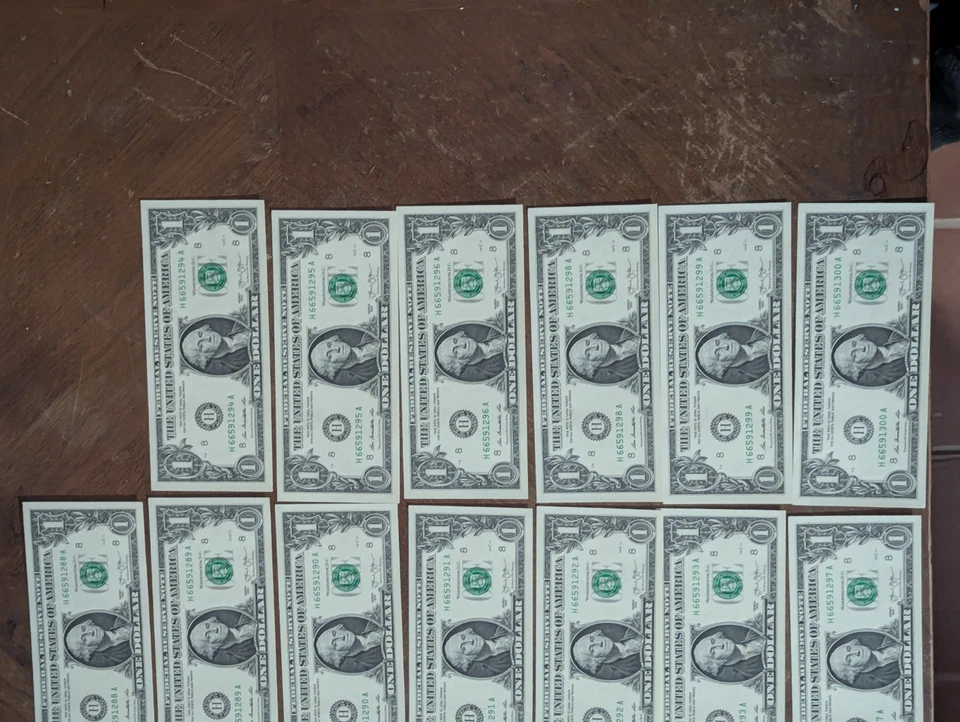 2013 $1 Dollar Bills with Consecutive Serial Numbers Lot Of 20 281-300 - Image 4 of 4