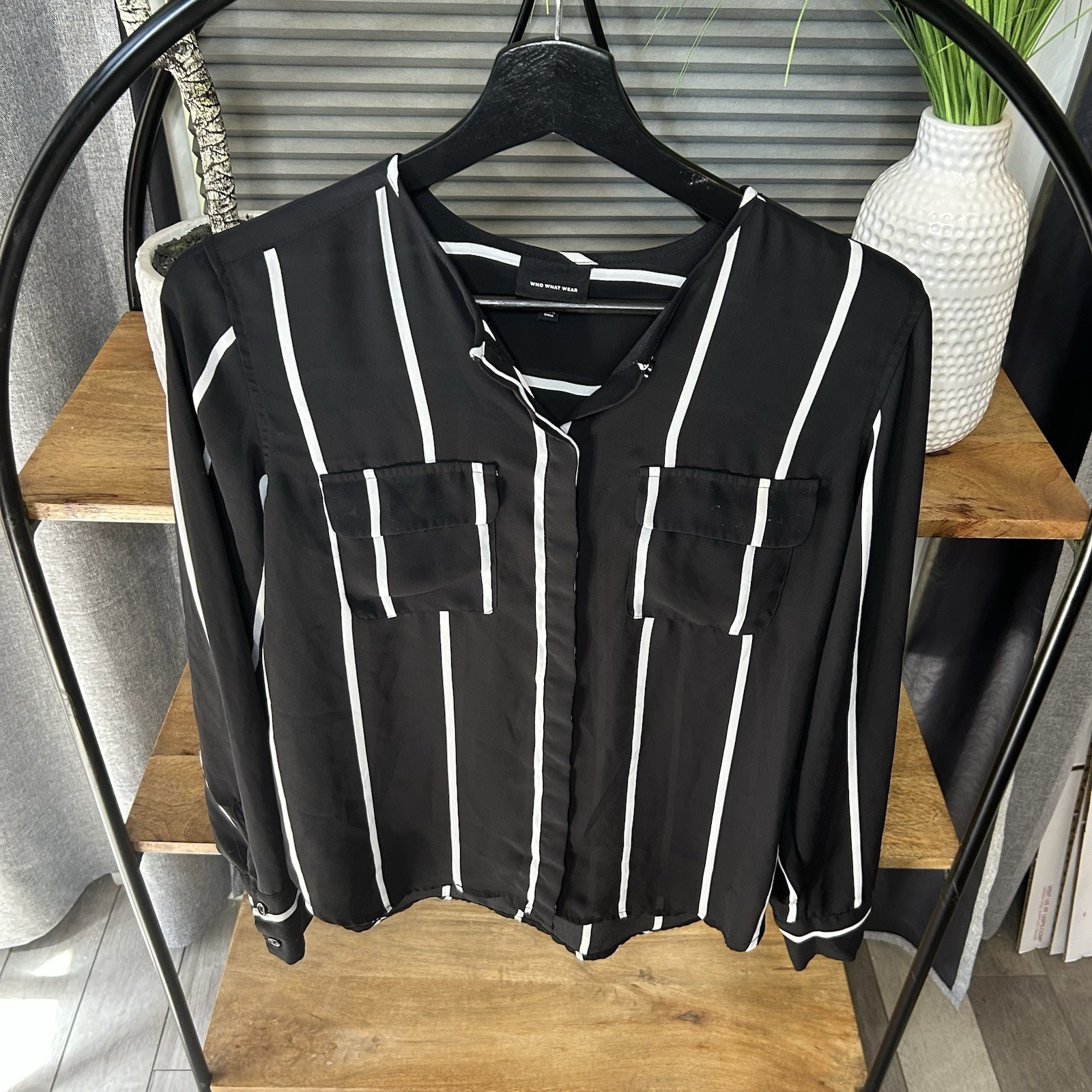 Black and White Striped Women's Top. Long sleeve size small.