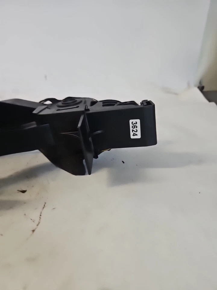 2002 梅赛德斯-奔驰 C230 kompressor 燃气加速器踏板 203-300-02-04 — 第 3/4 张图片