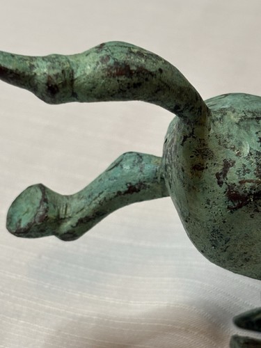 Statua cinese vintage CAVALLO VOLANTE su RONDINE realizzata in bronzo Gansu 7" Hong Kong - Foto 6 di 9