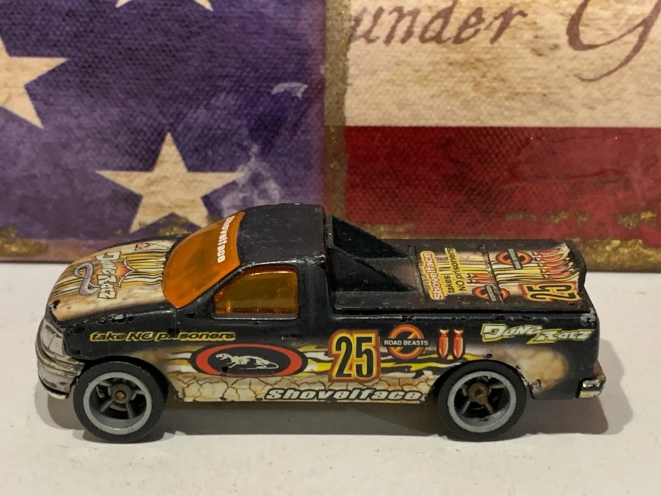 HOT WHEELS 97 FORD F150. 2003 HIGHWAY 35 WORLD RACE BLACK W/CM5 WHEELS LOOSE - Image 4 of 4