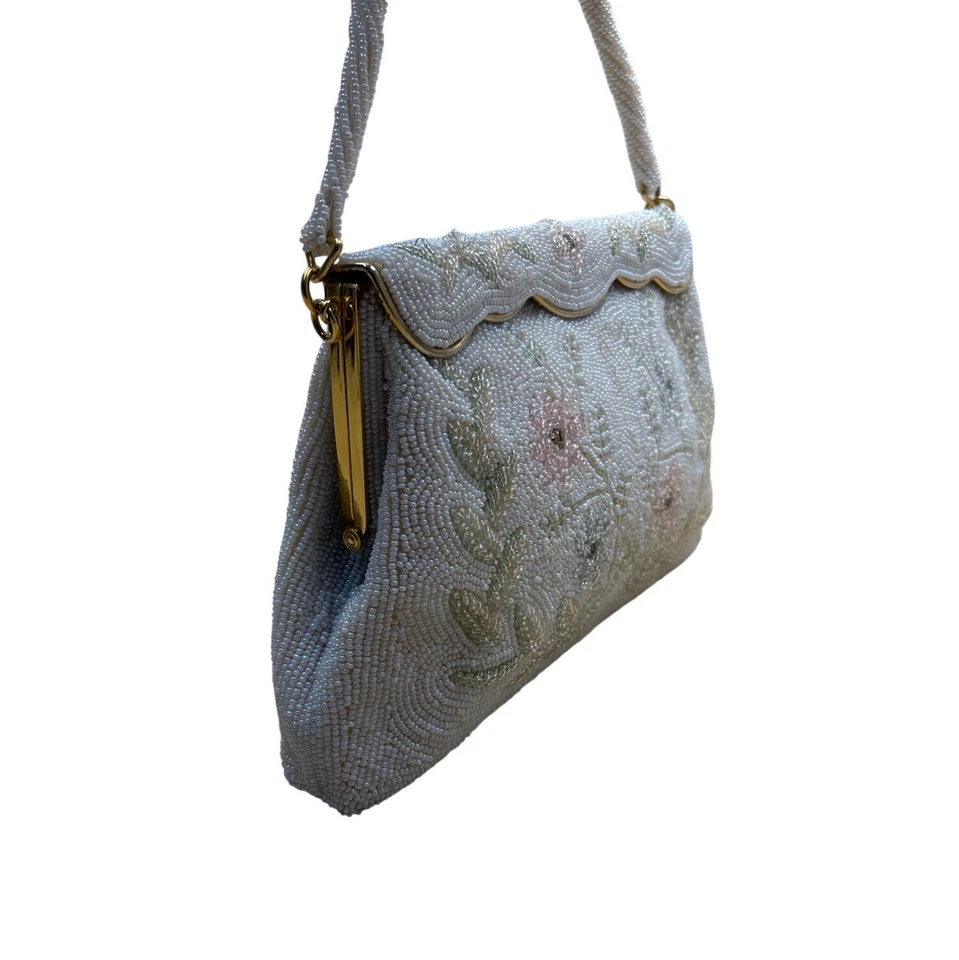 Bolso de mano vintage floral blanco con cuentas con borde festoneado y marco de metal dorado Foto 4 de 4