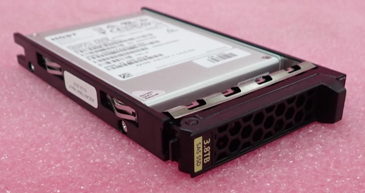 Fujitsu 3.84TB SAS 12Gb/s Read Intensive 2.5