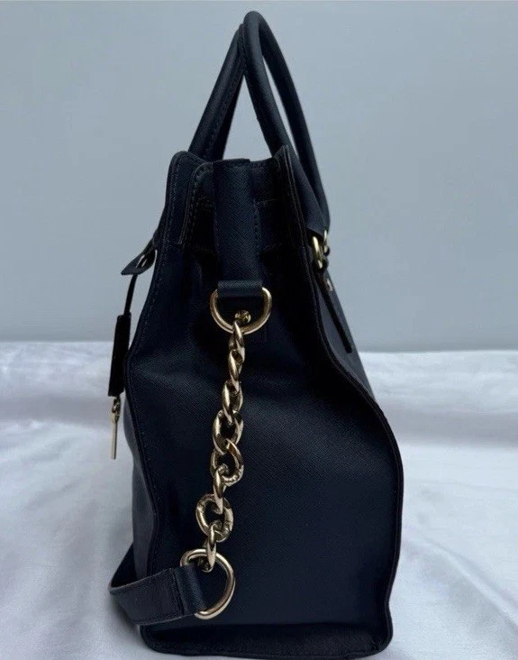 Cartera Michael Kors Hamilton azul marino con bloqueo dorado Foto 4 de 4